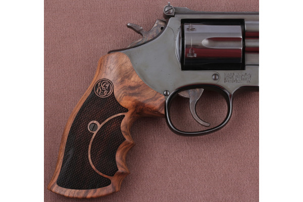 Smith Wesson N Frame Round Butt Ceviz Ağacı Lazer Logo 