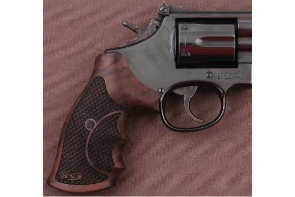 Smith Wesson N Frame Round Butt Ceviz Ağacı Lazer Logo 