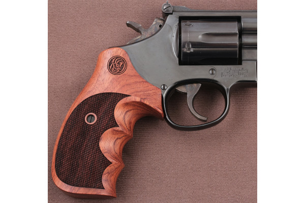 Smith Wesson N Frame Round Butt Gül Ağacı Lazer Logo 