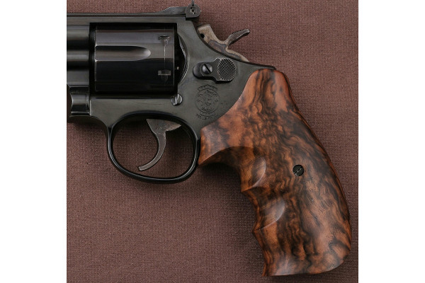 Smith Wesson N Frame Round Butt Kök Ceviz Ağacı Logo Yok 