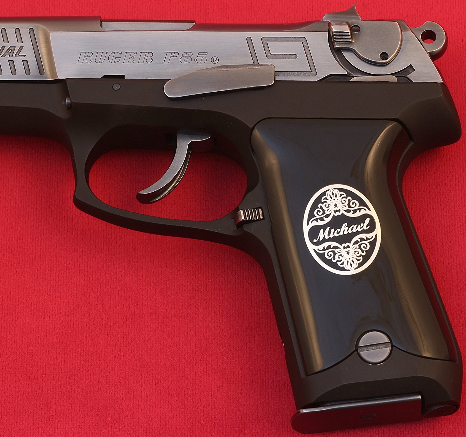 Ruger P85 - 89 Siyah Akrilik Gümüş Logo (Büyük) 