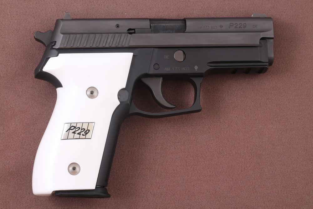 Sig Sauer P228 / P229 Beyaz Akrilik Gümüş + Mine Logo 