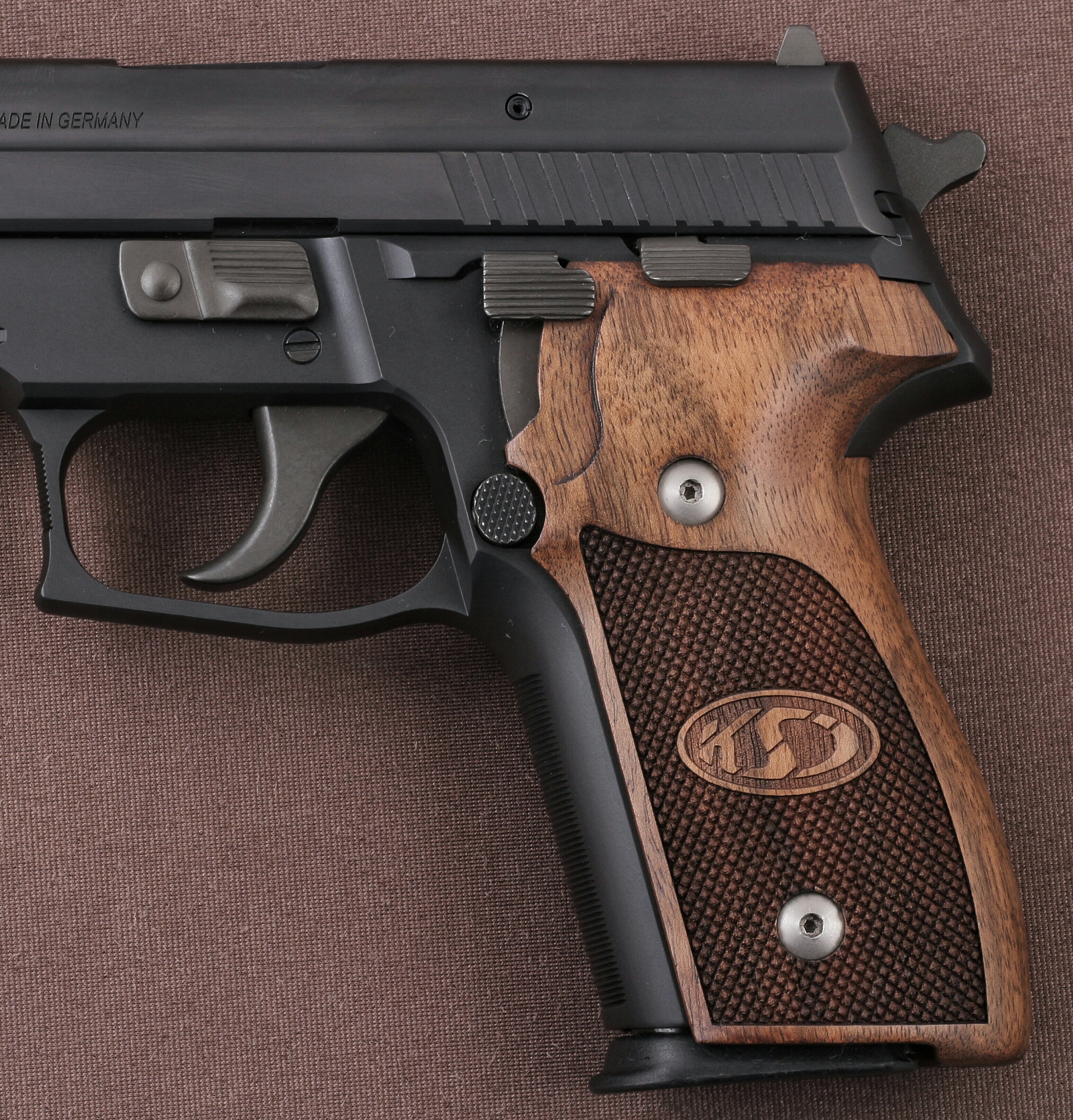 Sig Sauer P228 / P229 Ceviz Ağacı Lazer Logo 