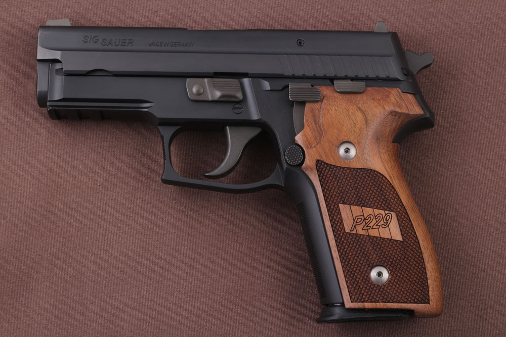 Sig Sauer P228 / P229 Ceviz Ağacı Lazer Logo 