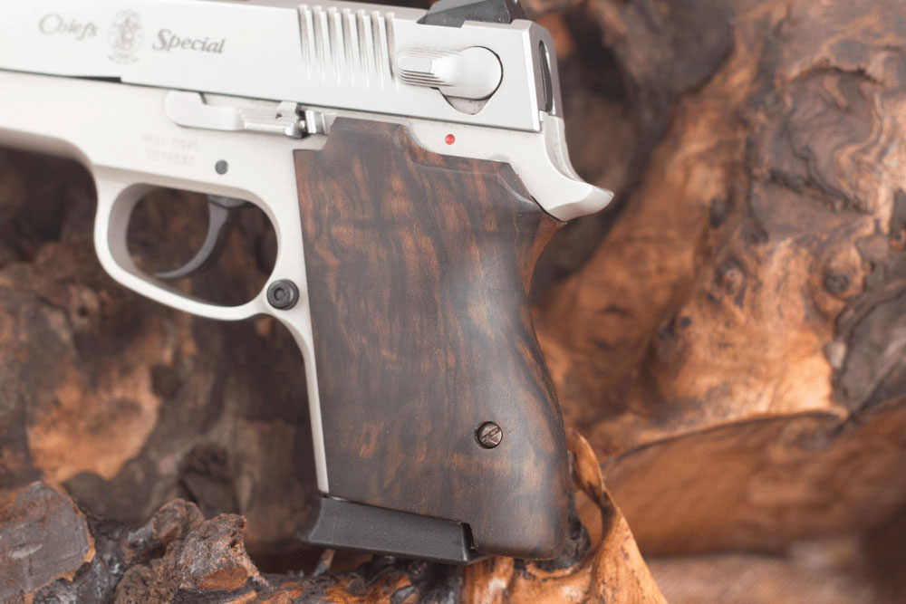 Smith Wesson CS45 Kök Ceviz Ağacı Logo Yok 